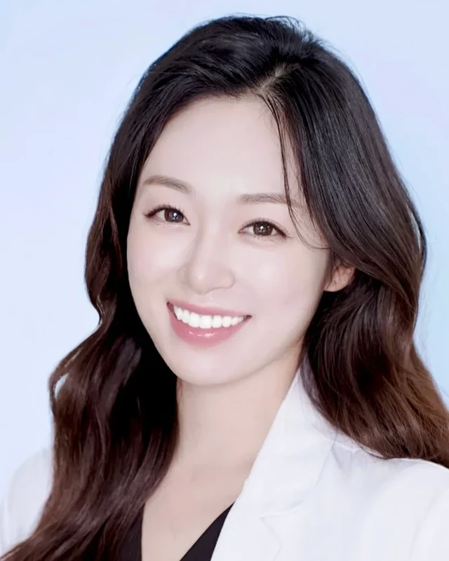 Dr. Jasmine (Jazzy) Cho